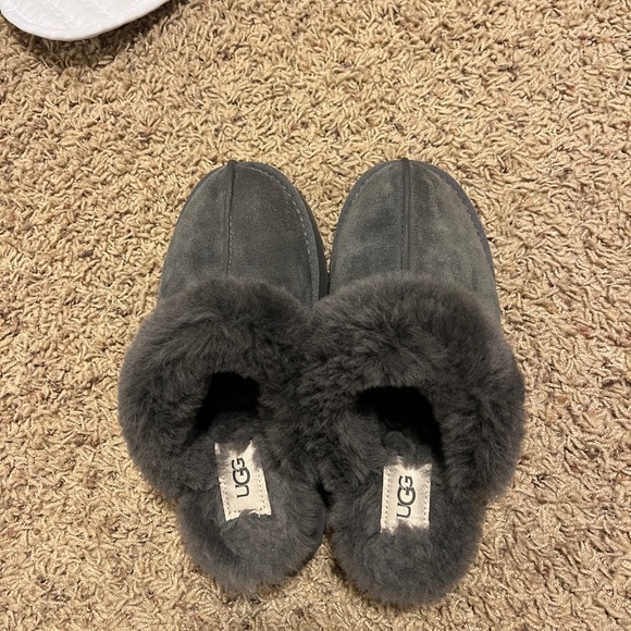 UGG Disquette Slippers - Picture 2 of 6